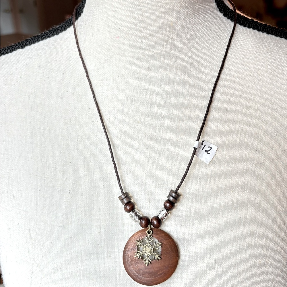 Wooden Boho Snowflake Necklace - NWT